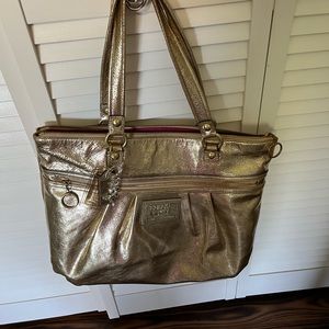 Gold Coach Tote Bag :one tiny mark see in picture no. 7 Not noticeable
